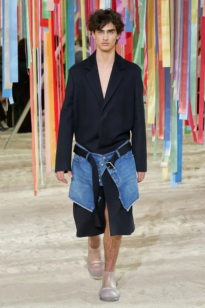Look 53